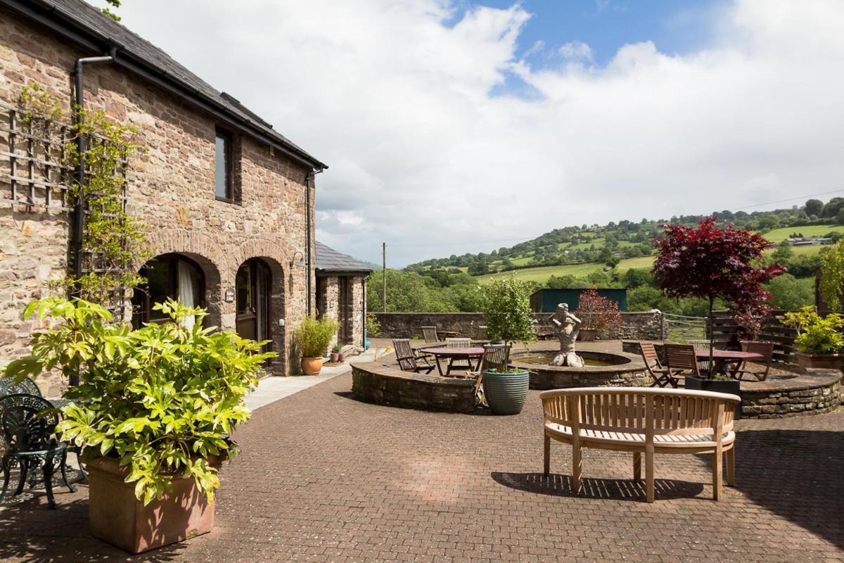 Neuadd B&B Suites Crickhowell Exteriér fotografie